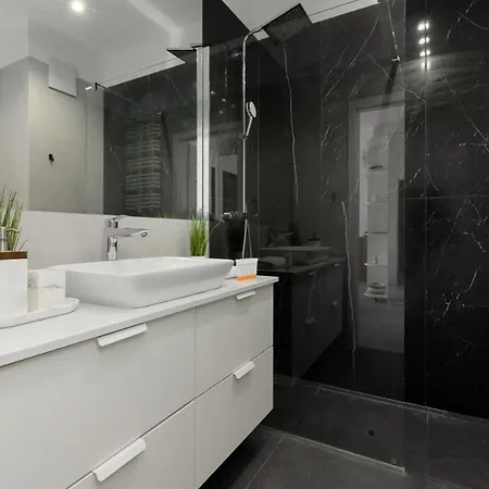 Stylish One Bedroom In By Renters 公寓 *