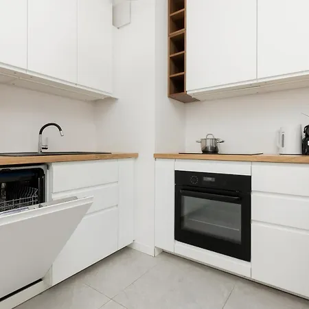 Stylish One Bedroom In By Renters 公寓