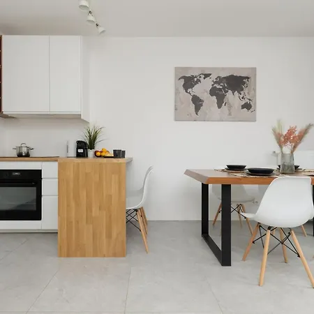 Stylish One Bedroom In By Renters * Warsaw